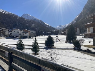 Blick neben Alpin Haus
