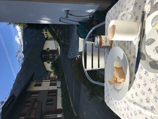Imbiss auf der Terrasse