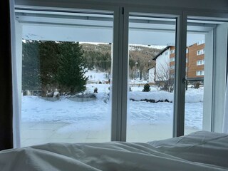 Master bedroom - in walking distance of Alpin Expr