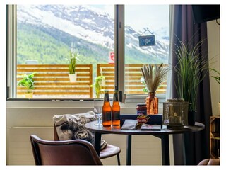 0009__DSC9241-HDR_Falke_BedroomLivingroom_puzzleme