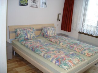 Schlafzimmer 1