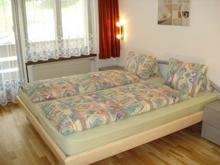 Schlafzimmer 2
