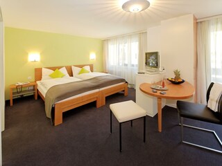 21-10-13-Doppel Dreibettzimmer Avantgarde