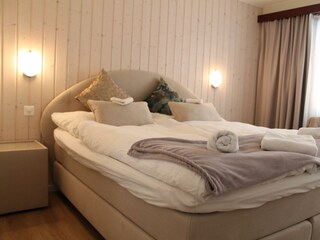 Neues Boxspringbett (2.0 x 1.8 m)