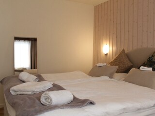 Neues Boxspringbett (2.0 x 1.8 m)