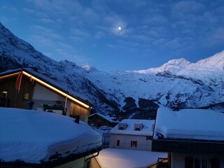 Sicht vom Balkon auf die Gletscherlandschaft