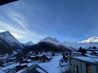 Balkon im Winter am Tag