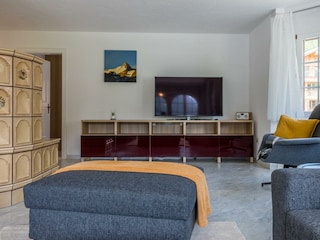 F19_4833-HDR