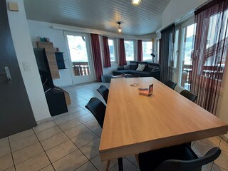 Wohnzimmer - Esstisch