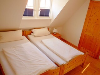 Schlafzimmer App. 2