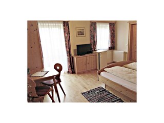 7 Komfortzimmer 4 mit Badewanne