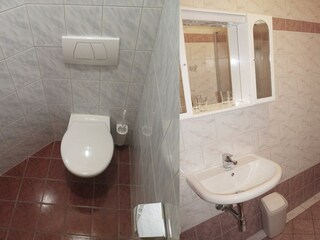 6 Ferienwohnung 2 mit 2 Schlafzimmern Bad mit getr