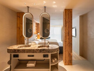 Neu! Suite M
