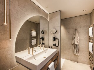 Deluxe DZ Zindegg Badezimmer