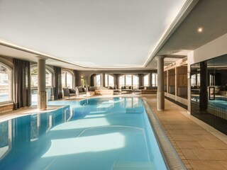 47) Schwimmbad 1