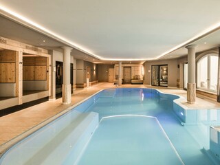 85) Schwimmbad 3
