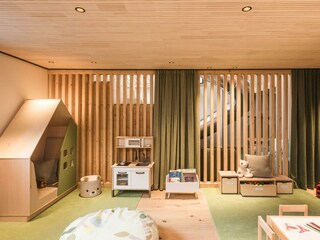94) Waldspielhaus - Kinderclub