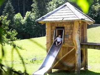 Ladestatthof-Spielplatz-Haus-1