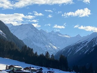 Winter-Blick aus Küche teileinwärts