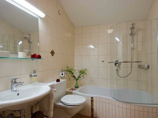 Appartement Kleeblatt Bad mit Badewanne