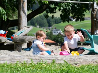 Ladestatthof-Spielplatz-Sandkiste-2