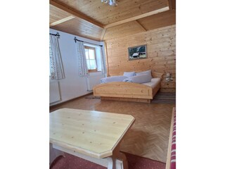 Schlafzimmer Doppelbett EG