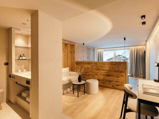 Suite M