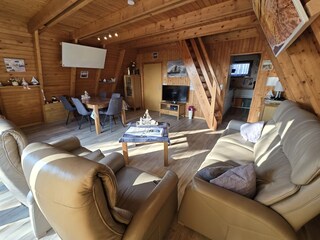 Wohnzimmer mit Essbereich