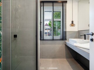 Badezimmer im Erdgeschoss
