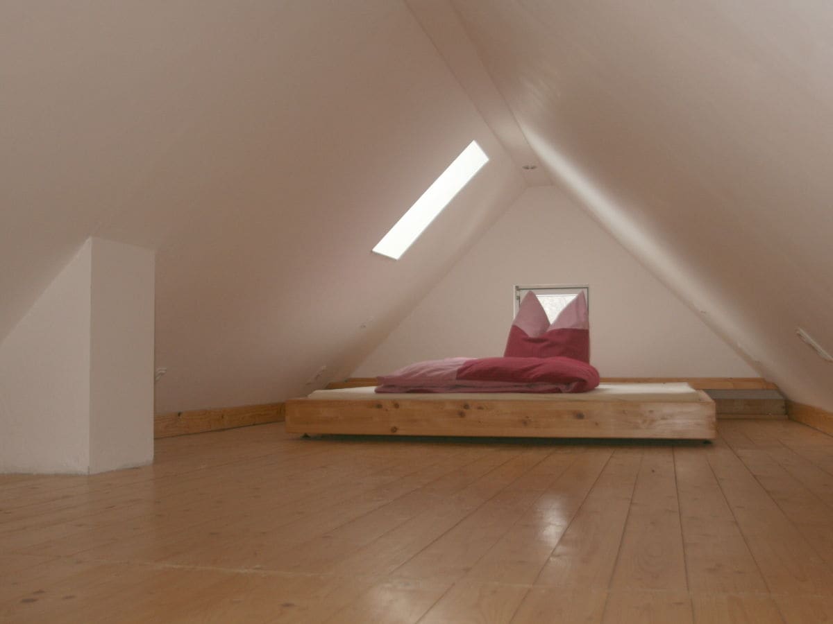 Schlafzimmer (2)