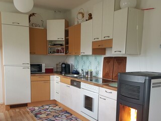 Küche mit Pelletsofen