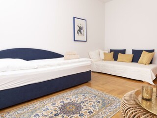 Ein bis Dreibett Schlafzimmer