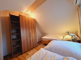 2 Einzelbetten aus Kirschholz