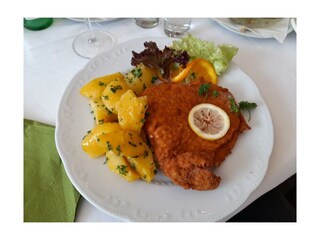 5 Gehminuten entfernt, Wirtshaus Kölli