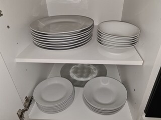 Teller u. Schüsseln