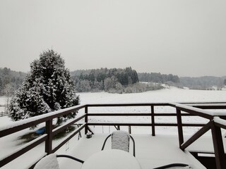 Terrasse mit Schnee