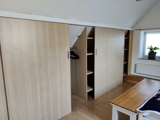 Kleiderschrank