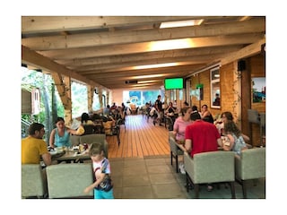 dino-restaurant-tereasse