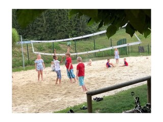 baumhotel_anlage_beachvolleyballplatz