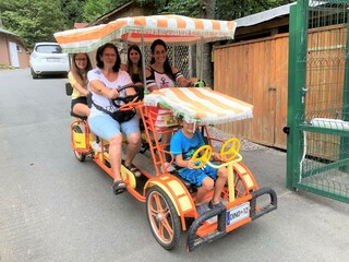 Baumhotel Styrassic Park Tandems für eine Tour durch Bad Gleichenberg