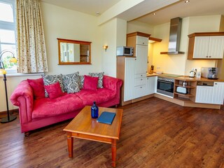 Wohnzimmer mit Küche