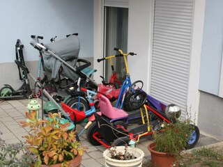 Fahrzeuge für Wohnung Elisa