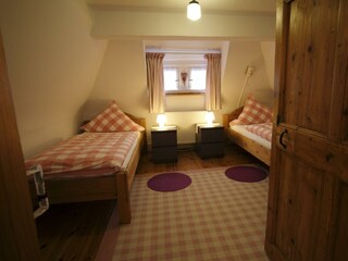 Schlafzimmer 2