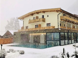 Außenpool Schneefall
