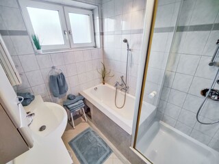 Ferienwohnung Nussbaumblick Badezimmer Dusche