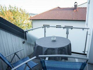 Ferienwohnung Nussbaumblick Balkon Tisch