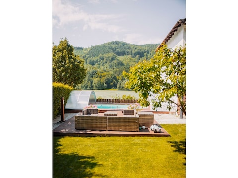Apartment Bungalow Donaublick mit Pool und Garten