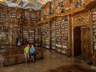 DonauradwegStiftsbibliothekStFlorian02©WGDDonauObe