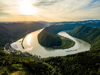 Schlögener Schlinge mit Riverresort Donauchlinge