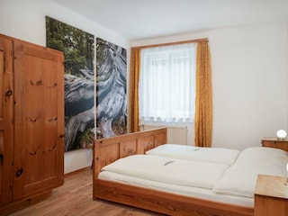 Schlafzimmer 6